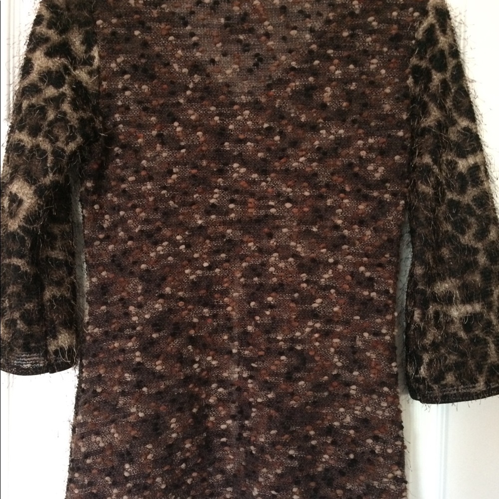 ANAC designed by Kimi Sweater - Picture 3 of 8